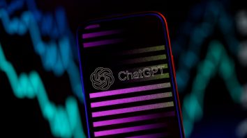 Psihoza ChatGPT ia cu asalt utilizatorii: Inteligența Artificială devine „mamă” sau „zeu”