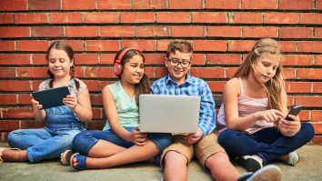 STUDIU. Copiii care învață să folosească A.I. vor fi mai inteligenți când ajung adulți