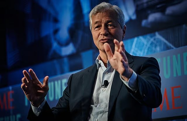 Jamie Dimon, directorul JPMorgan Chase, a declarat că cea mai mare amenințare pentru SUA nu este China, ci „inamicul din interior”