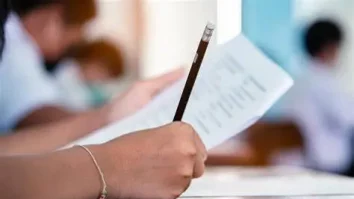 Elevii de clasa a VIII-a susţin miercuri proba scrisă la Matematică în cadrul Evaluării Naţionale