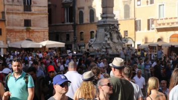 Europa se confruntă cu primul val de căldură major al verii. Temperaturile ajung până la 42°C