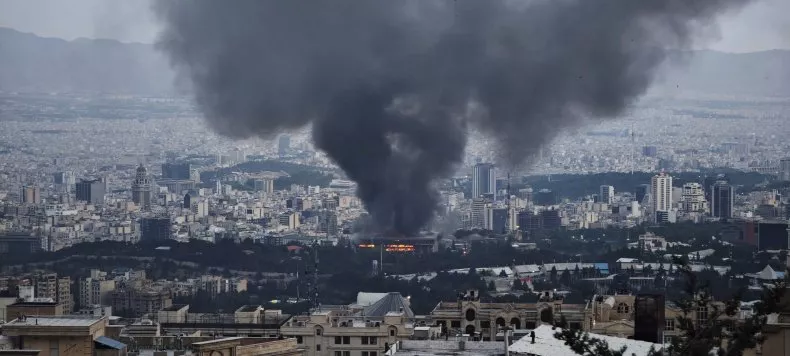 Armata israeliană a atacat faimoasa închisoare Evin din Teheran. Căile de acces către Fordow au fost distruse