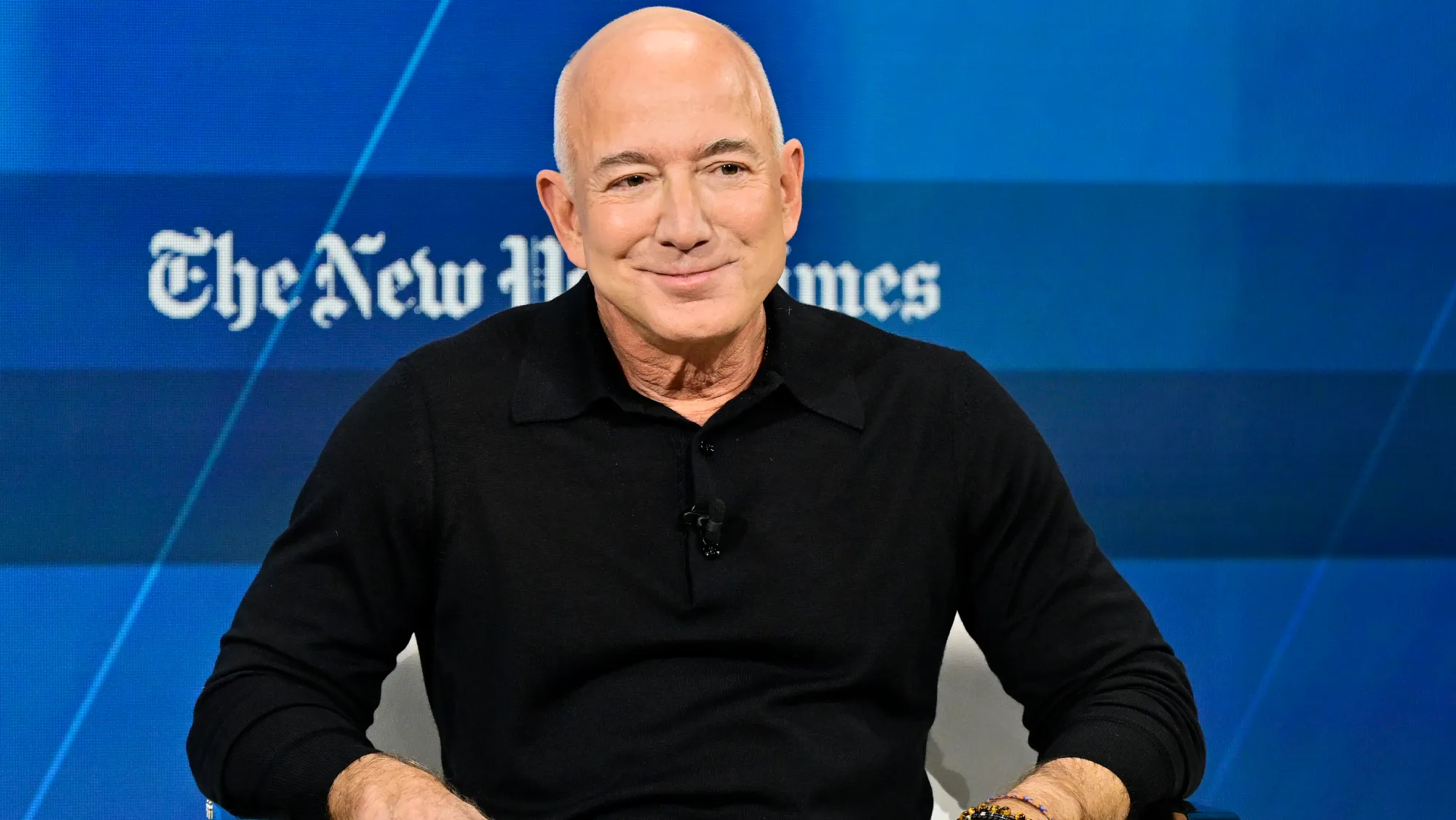 Jeff Bezos antrenează roboți în secret. Cum funcționează armata de roboți a Amazon
