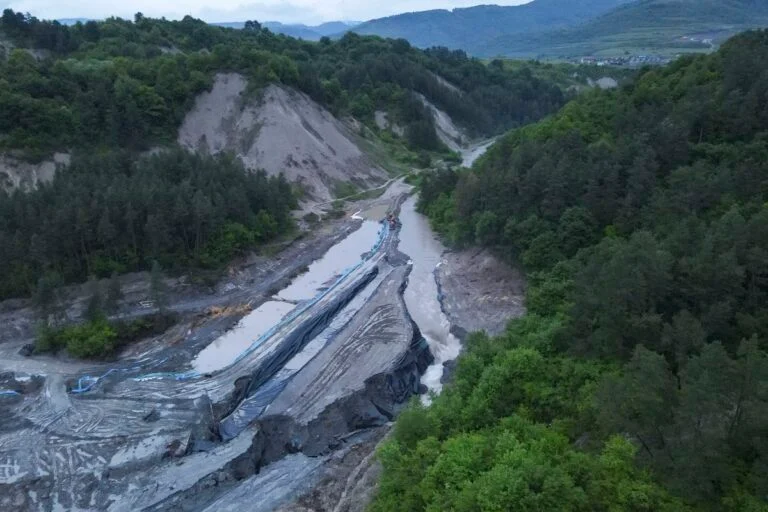 Opt experți străini vor ajunge în România pentru a evalua și găsi soluții pentru situația de la Salina Praid