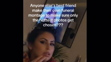 VIDEO. O femeie și-a pregătit în avans propria înmormântare. Femeia a ales poze pentru finalul vieții și a făcut un video de 24 de minute