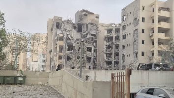 În pragul unui armistițiu, Iranul a bombardat din nou Israelul. Mai multe blocuri din orașul Beer Sheva au fost lovite