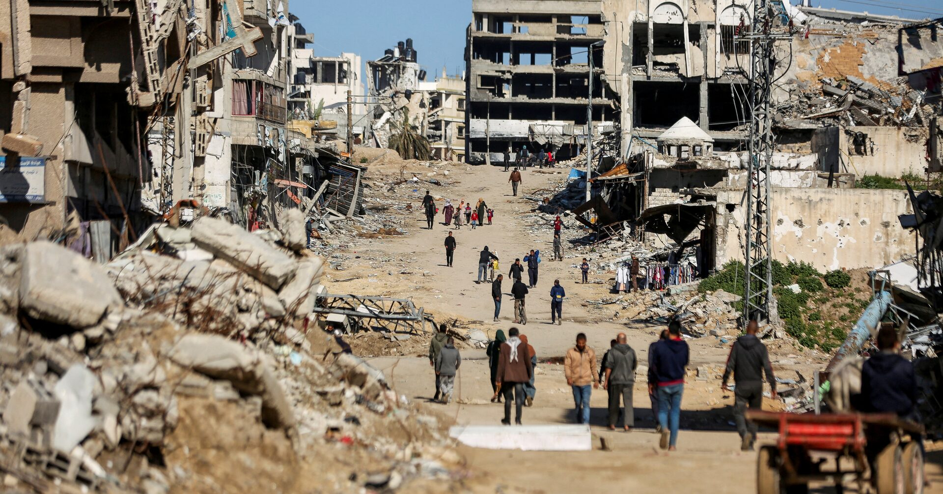  17 palestinieni au fost uciși de focuri de armă israeliene în timp ce se apropiau de un centru de distribuție a ajutoarelor în centrul Gazei