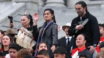 Parlamentul Noii Zeelande a suspendat trei parlamentari Maori după ce aceștia au realizat un haka de protest în timpul unei ședințe