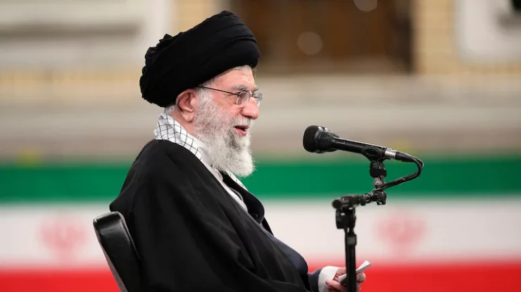Khamenei nu renunță la lupta împotriva Israelului. Zeci de locuitori ai Teheranului fug din calea bombardamentelor