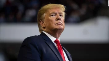 Președintele SUA critică UE pentru „practicile necinstite” în raporturile comerciale. Trump: „Sper să încheie o înțelegere bună cu noi, altfel vor plati scump”