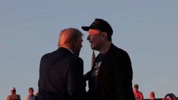 Trump și Musk se ceartă, internetul se amuză. Care sunt cele mai amuzante meme-uri și glume din mediul online