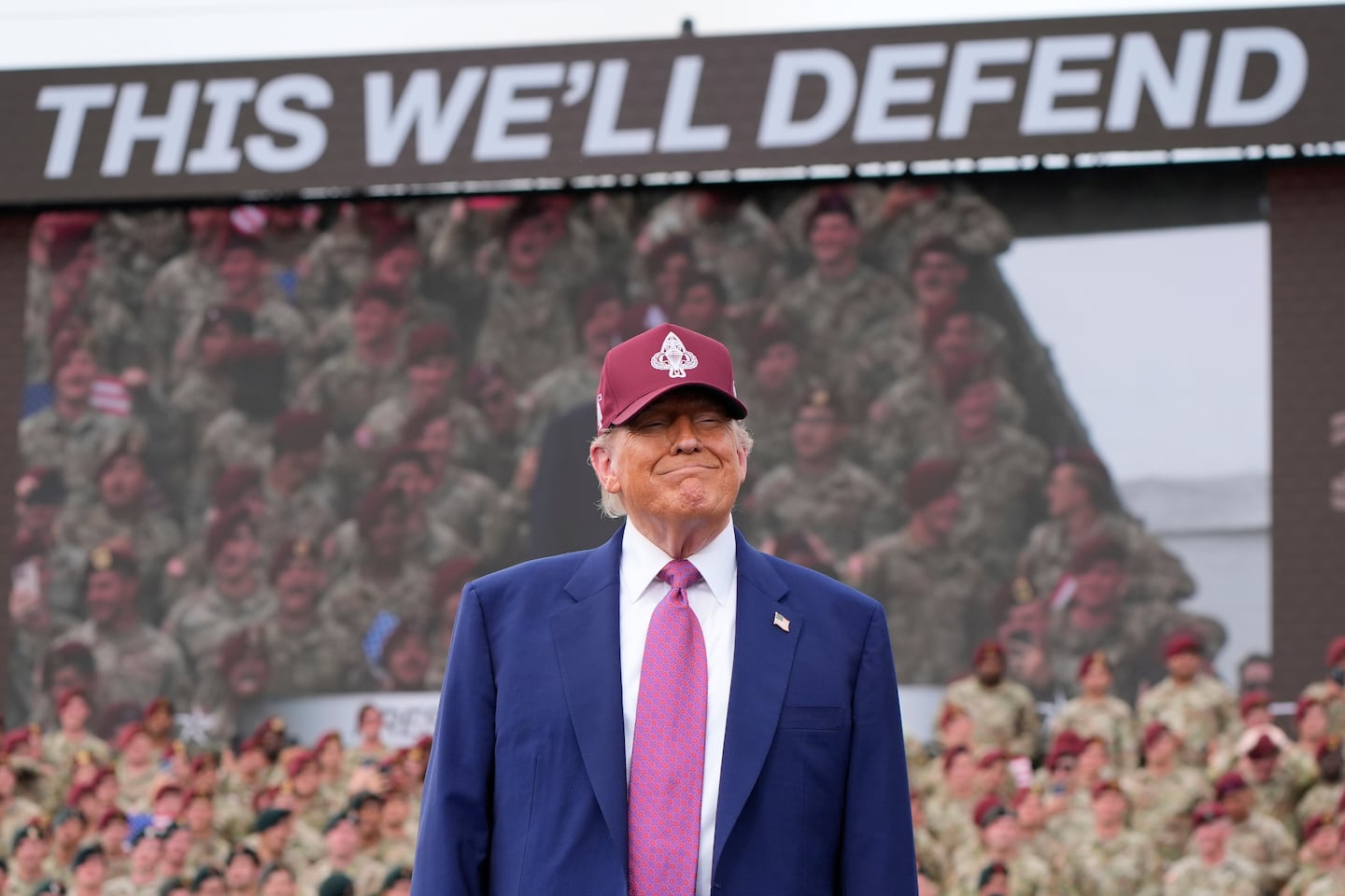 Donald Trump declară la baza militară Fort Bragg că va „elibera Los Angeles-ul”