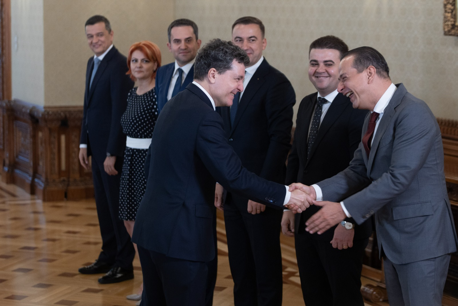 Ieri au avut loc noi consultări cu partidele la Cotroceni. PSD va decide astăzi dacă intră sau nu la guvernare