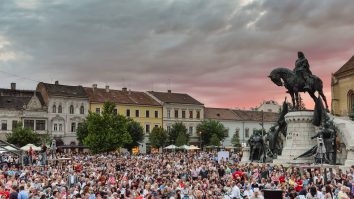Peste 400 de artiști urcă pe scenele din Cluj, la Opera Aperta. Hector Lopez, tenor: „Este unul dintre cele mai frumoase festivaluri din țară”