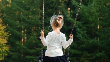 Ce trebuie să știi despre adopție în România? Violeta Altman: „În jur de o mie de copii sunt adoptați în fiecare an”