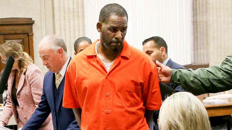 Avocații lui R. Kelly cer eliberarea lui urgentă în detenție la domiciliu. Echipa acuză oficialii de conspirație pentru a-l ucide