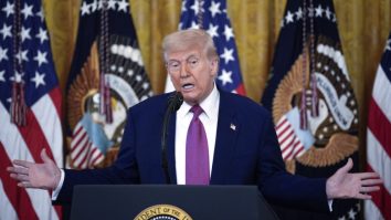 Trump: „I-am acordat Iranului șansă după șansă să ajungă la un acord nuclear. Măcelul va fi și mai brutal dacă nu acceptă un acord”. Statele Unite susțin că nu au fost implicate în atacul Israelului asupra Iranului