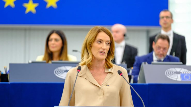 Roberta Metsola afirmă că „nu își poate abandona” responsabilitățile de la Bruxelles pentru a conduce Partidul Naționalist din Malta