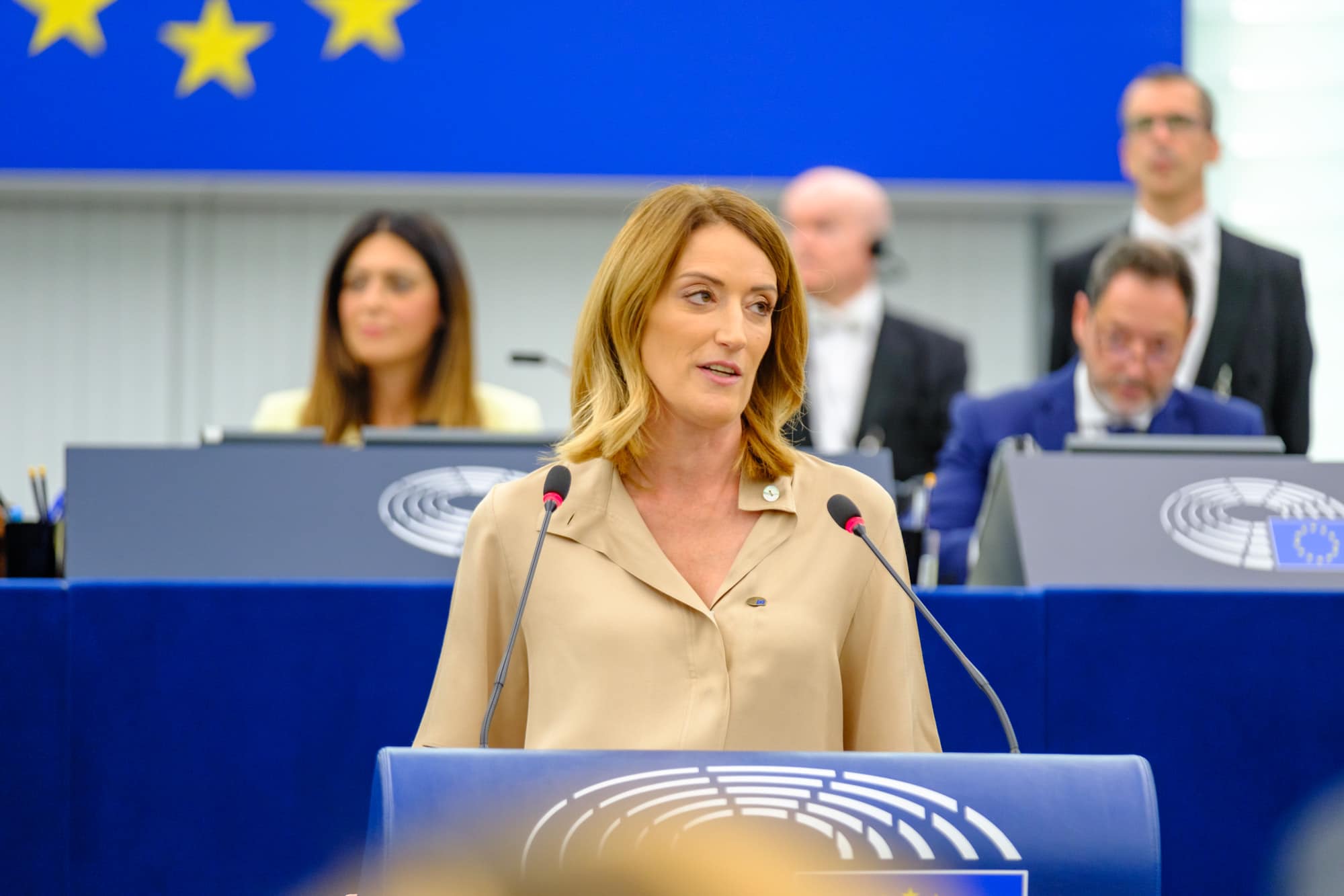 Roberta Metsola afirmă că „nu își poate abandona” responsabilitățile de la Bruxelles pentru a conduce Partidul Naționalist din Malta