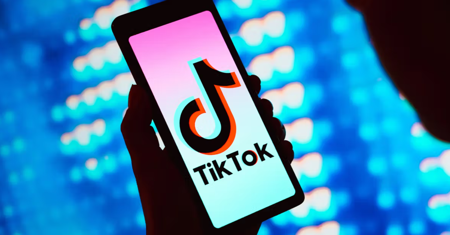 TikTok introduce influencerii virtuali: Brandurile renunță la oameni și aleg avatarurile A.I.