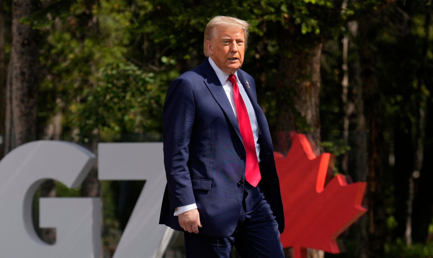 Trump a trimis întăriri în Orientul Mijlociu: Ce se întâmplă cu românii care trebuie să evacueze Iran și Israel