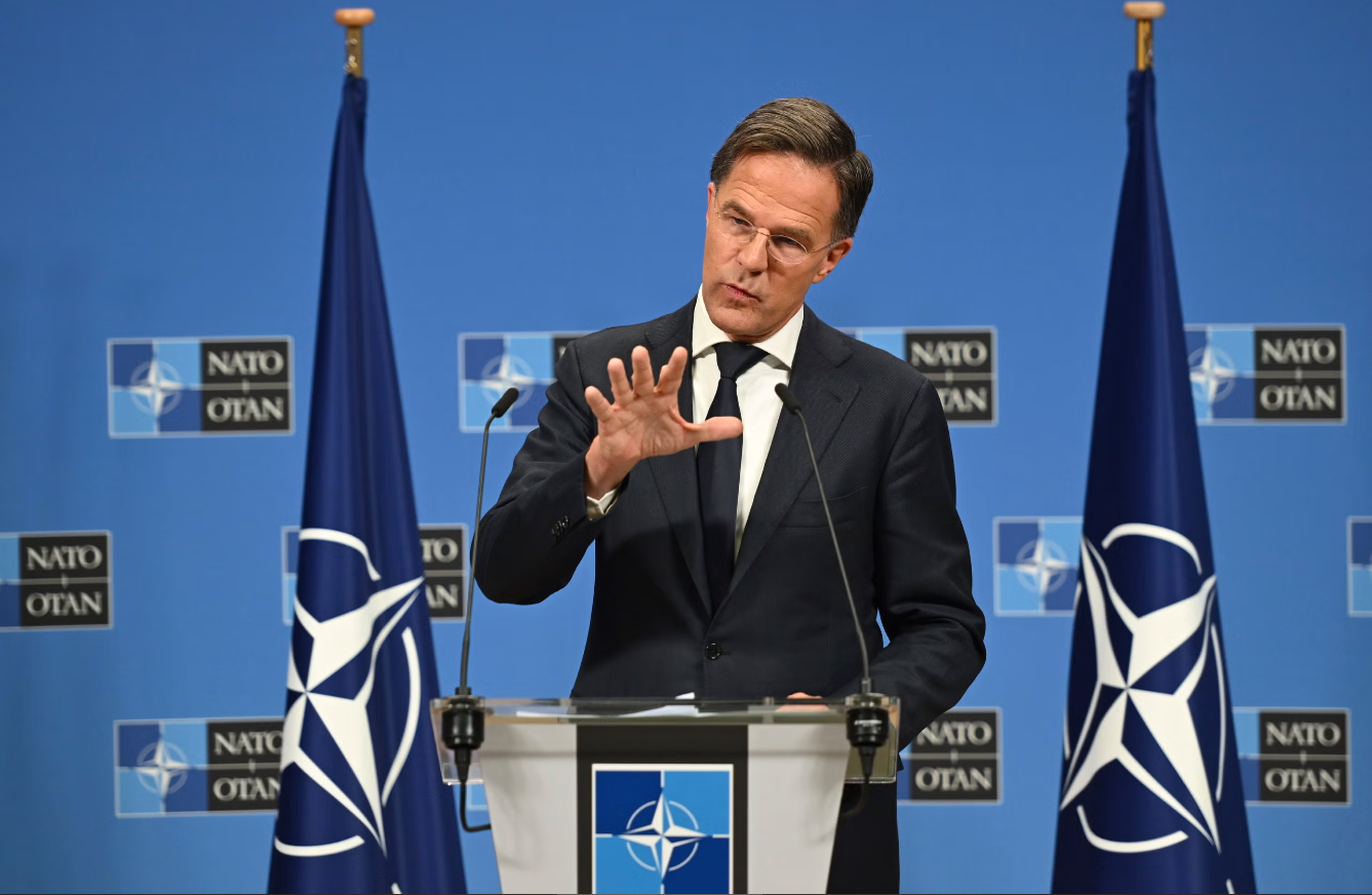 Mark Rutte concediază zeci de angajați NATO: „a început o reorganizare”