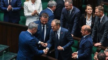 Guvernul lui Donald Tusk a obținut votul de încredere din partea Parlamentului Poloniei, după eșecul din alegerile prezidențiale
