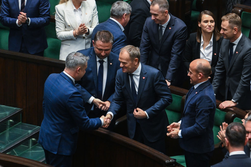Guvernul lui Donald Tusk a obținut votul de încredere din partea Parlamentului Poloniei, după eșecul din alegerile prezidențiale