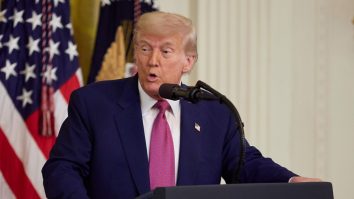 CNN: Trump nu exclude o intervenție militară asupra Iranului. Ce se discută în Camera de Situații de Urgență a Casei Albe?