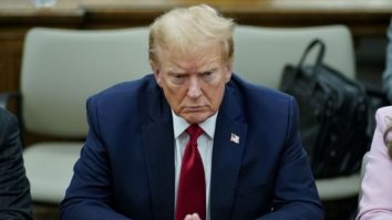 Președintele Trump cere Israelului să înceteze atacul asupra Iranului. „Nu lansa acele bombe, adu-ți piloții acasă”