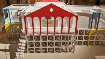 Studenții de la Arhitectură Cluj au creat 24 de machete de case ale viitorului. Proiectele propun locuințe care se rotesc după Soare