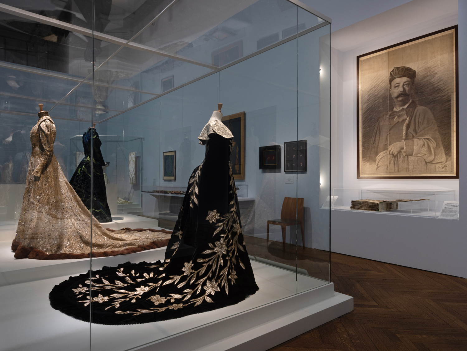 Ce vezi în weekend la Paris? Expoziția „Părintelui Haute Couture”, Charles Frederick Worth