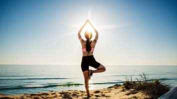 Astăzi sărbătorești Ziua Internațională a Yoga. Carmen Manea, instructor: „Tot sistemul nervos se relaxează”