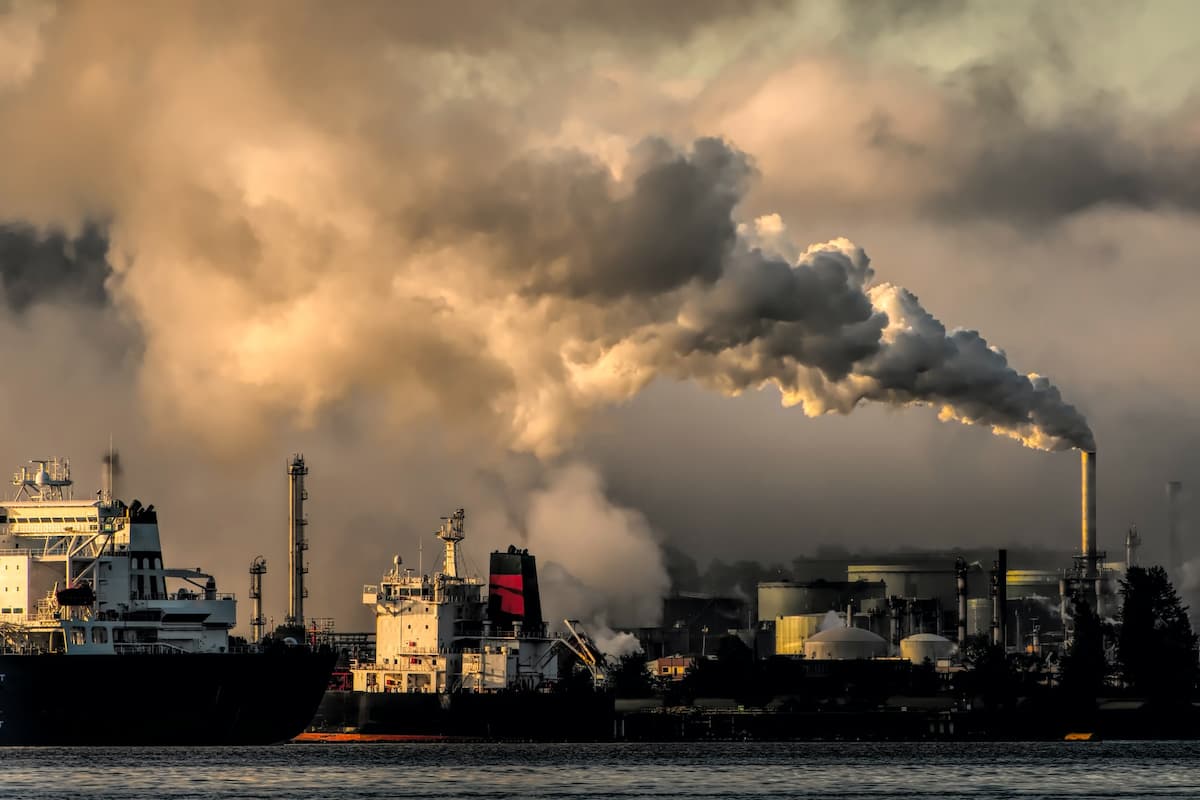 Țările europene ar putea să compenseze poluarea prin proiecte climatice în alte țări. Comisia Europeană lucrează la un amendament la Legea Climei