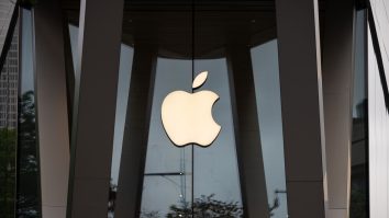 Apple ar putea cumpăra Perplexity, dacă negocierile vor avea succes