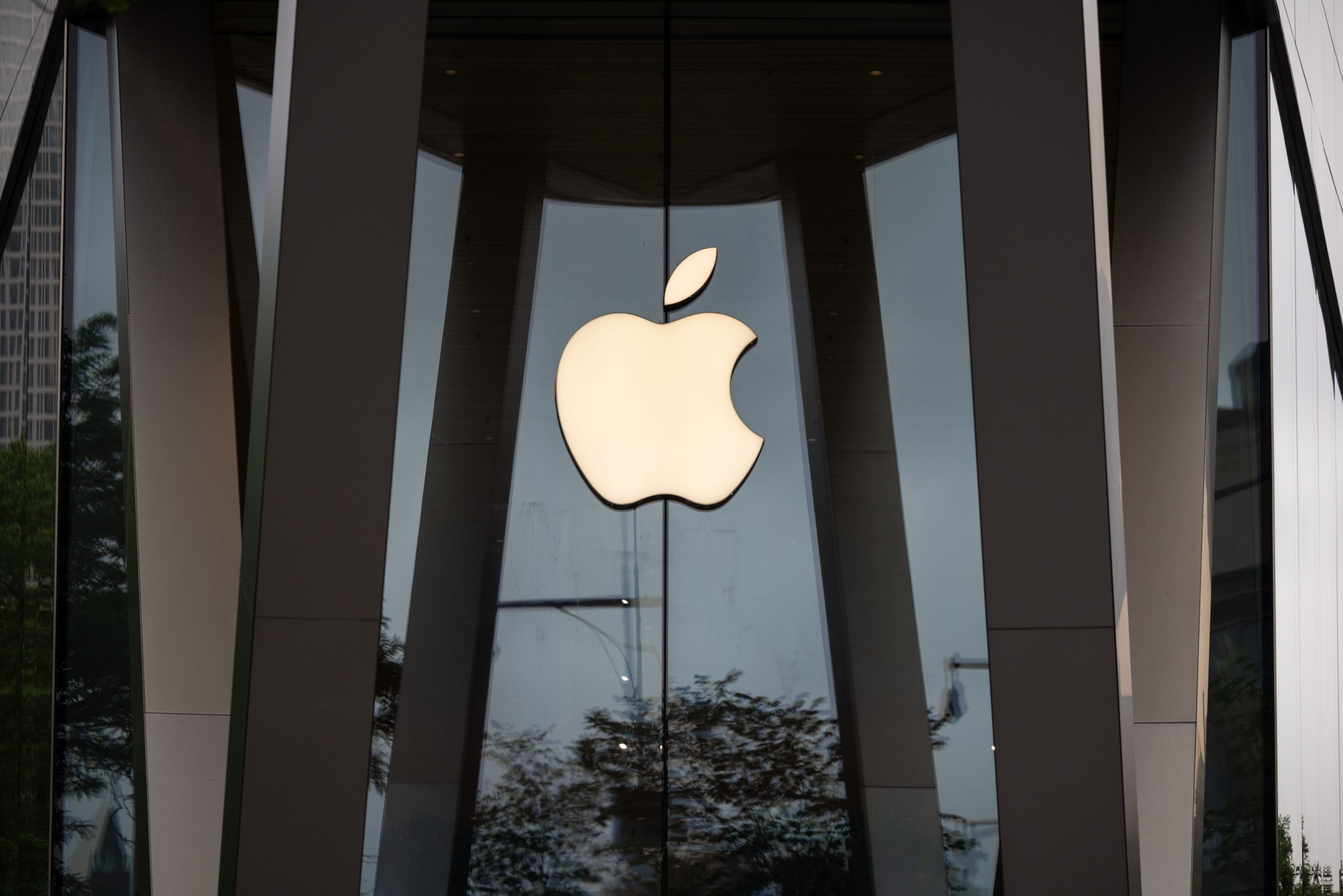 Apple ar putea cumpăra Perplexity, dacă negocierile vor avea succes