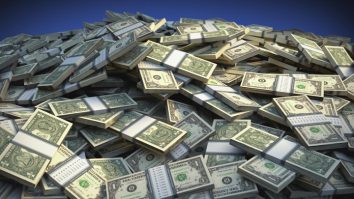 Cum atingi independența financiară? 7 din 10 români discută lunar despre bani și bugetul personal, arată un studiu BCR. Adrian Mitroi: „Cei cu adevărat bogați sunt foarte zgârciți cu timpul lor”