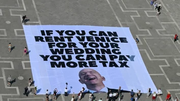Protestele explodează înaintea nunții lui Jeff Bezos: „Dacă poți închiria Veneția, poți plăti mai multe taxe”