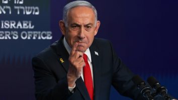 Avocatul lui Netanyahu cere instanței amânarea audierii în procesul în care este judecat de corupţie