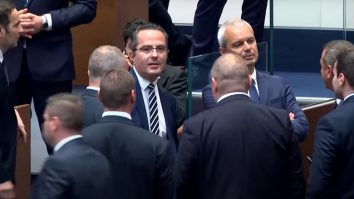 Politicienii bulgari s-au luat la bătaie pe fondul aderării la zona euro. Kostadinov: „Am identificat 20 de probleme majore”