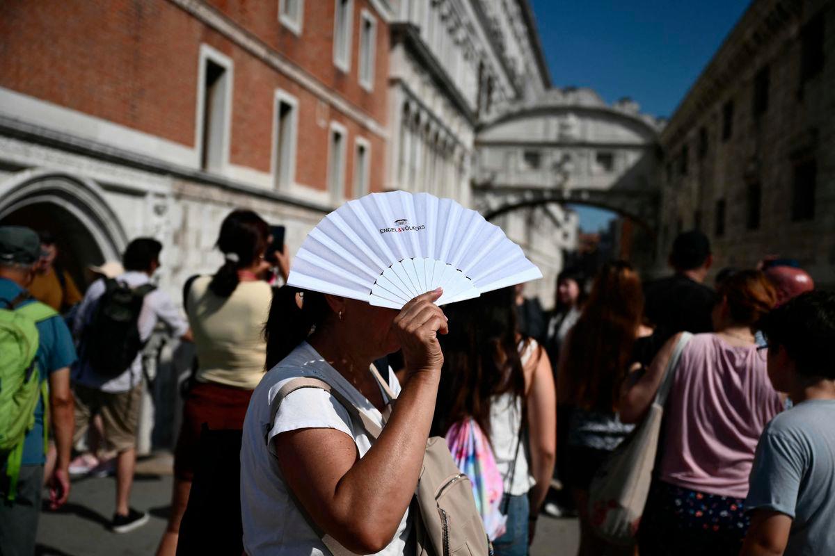 Europa este în alertă. Primul val de căldură majoră din 2025 duce temperaturile la 42C