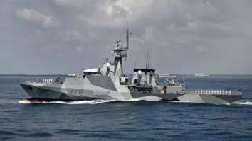 China critică Marina Regatului Unit pentru navigarea strâmtoarei Taiwanului cu nave de război