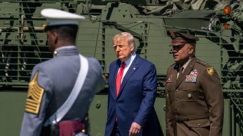 Trump avertizează că nu va tolera proteste pe 14 iunie, când are loc Parada Militară, chiar de ziua lui: „Cine protestează va fi întâmpinat de o forță majoră”