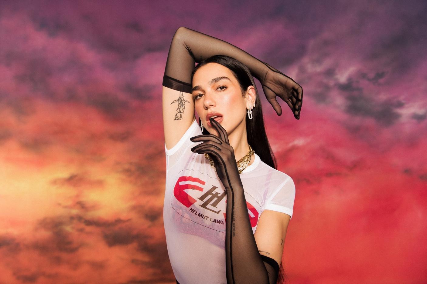 Dua Lipa deschide un pop-up store în Londra cu ocazia concertelor de la Wembley