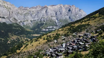 Elveția te plătește să fii locuitor într-un sat de munte. Ce condiții trebuie să îndeplinești