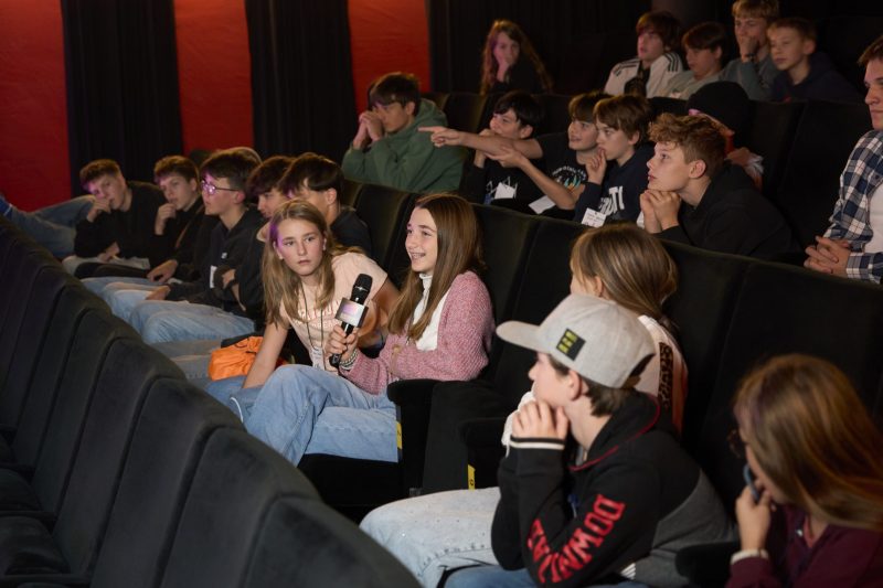 Școlile și tinerii de 12-19 ani din România primesc acces gratuit la o platformă de filme a Academiei Europene de Film 