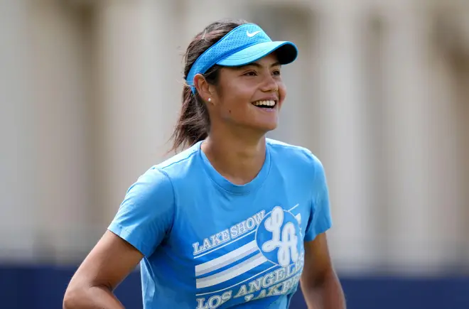 Emma Răducanu laudă conducerea turneului de la Wimbledon pentru că a împiedicat un bărbat care o urmărea să cumpere bilete