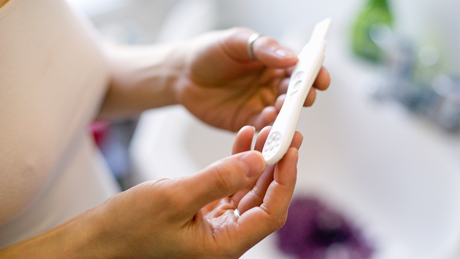ONU trage un semnal de alarmă: Rata fertilității scade fără precedent. Care este situația în România?