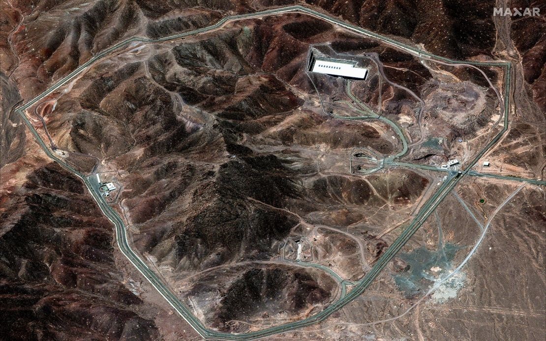 Iranul nu își va negocia programul nuclear cu SUA cât timp este atacat de Israel