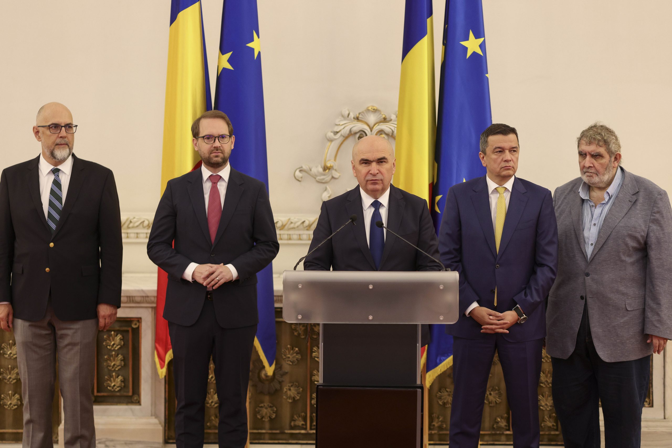 Un studiu INSCOP arată că 46% dintre români ar accepta un regim mai puțin democratic dacă ar aduce mai multă ordine și stabilitate. Poll/Int: 72,1% dintre români cred că țara merge în direcția greșită